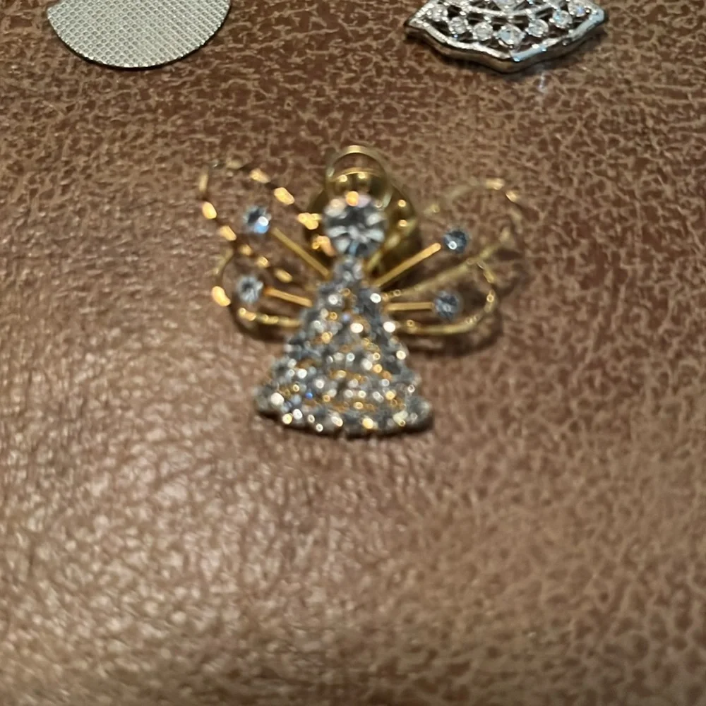 3 Vintage Silver Angel Broaches & 1 Gold Rhinestone Angel - Picture 4 of 5